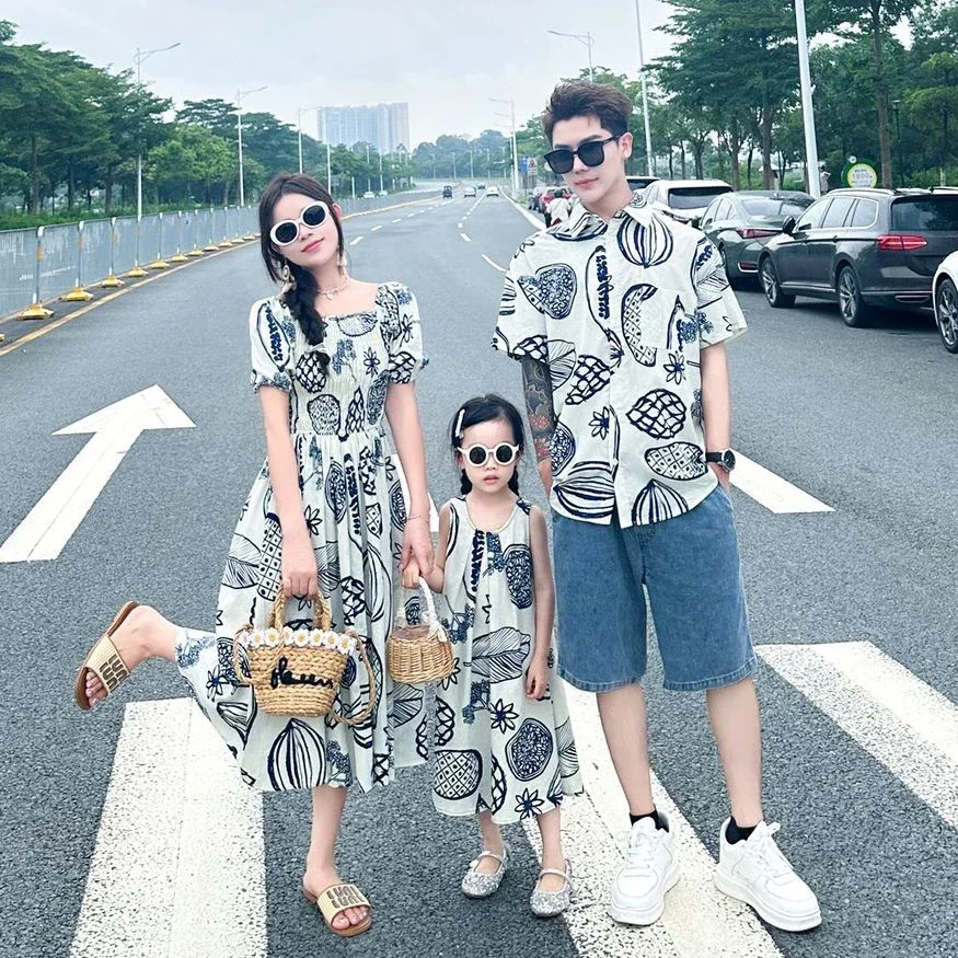 Plant Parent Clothing - ชุดเดรสสตรีแบบสม็อคสไตล์เกาหลี เสื้อผ้าครอบครัวพี่สาว แม่ลูก พี่น้อง เสื้อผ้าสำหรับพ่อแม่และลูก เสื้อพ่อและลูกชาย