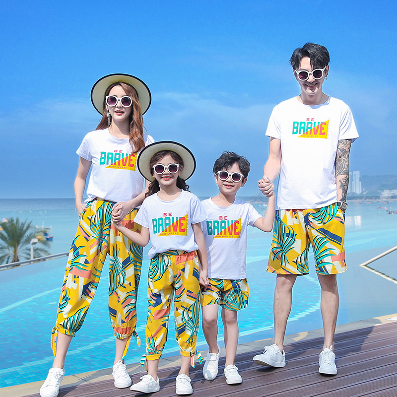 วันหยุดของครอบครัวชุดจับคู่เสื - Plant Parent Clothing บทวิจารณ์และราคา
