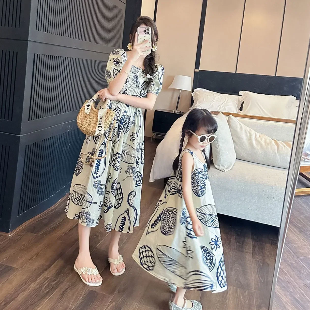 ชุดเดรสสตรีแบบสม็อคสไตล์เกาหลี - Plant Parent Clothing บทวิจารณ์และราคา